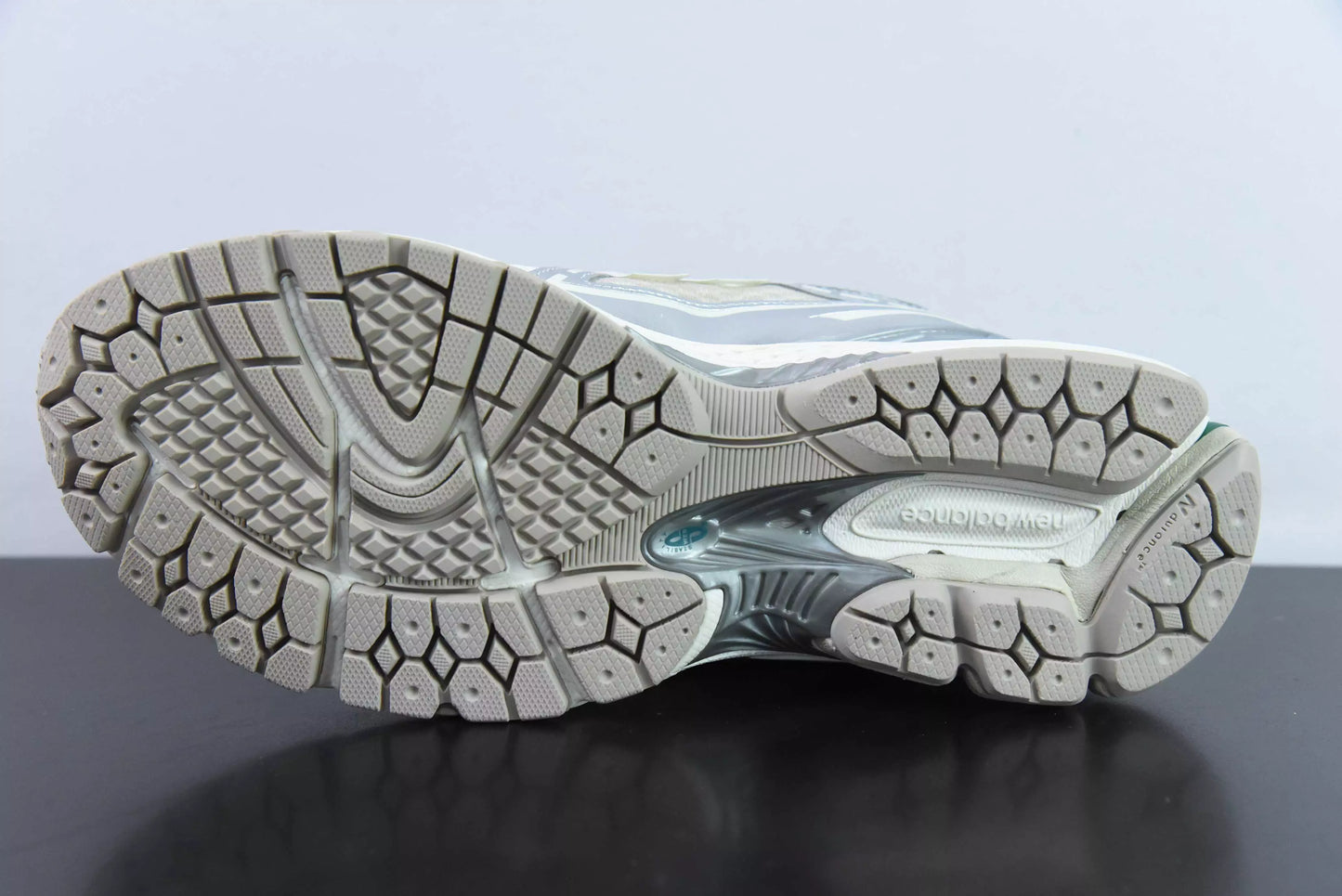 New Balance 1906R Silver Metallic
