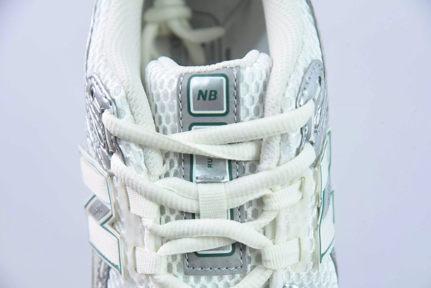New Balance 1906R Silver Metallic