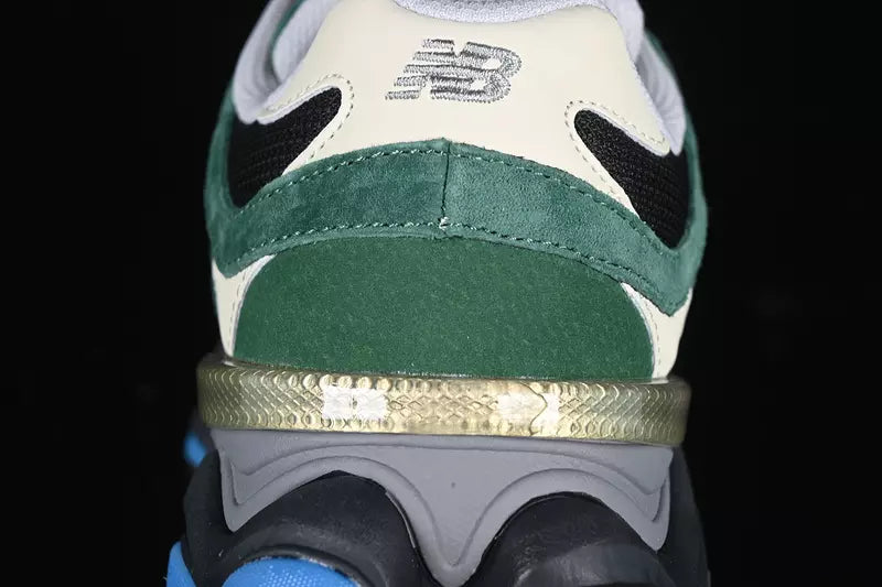 New Balance 9060 Forest Green