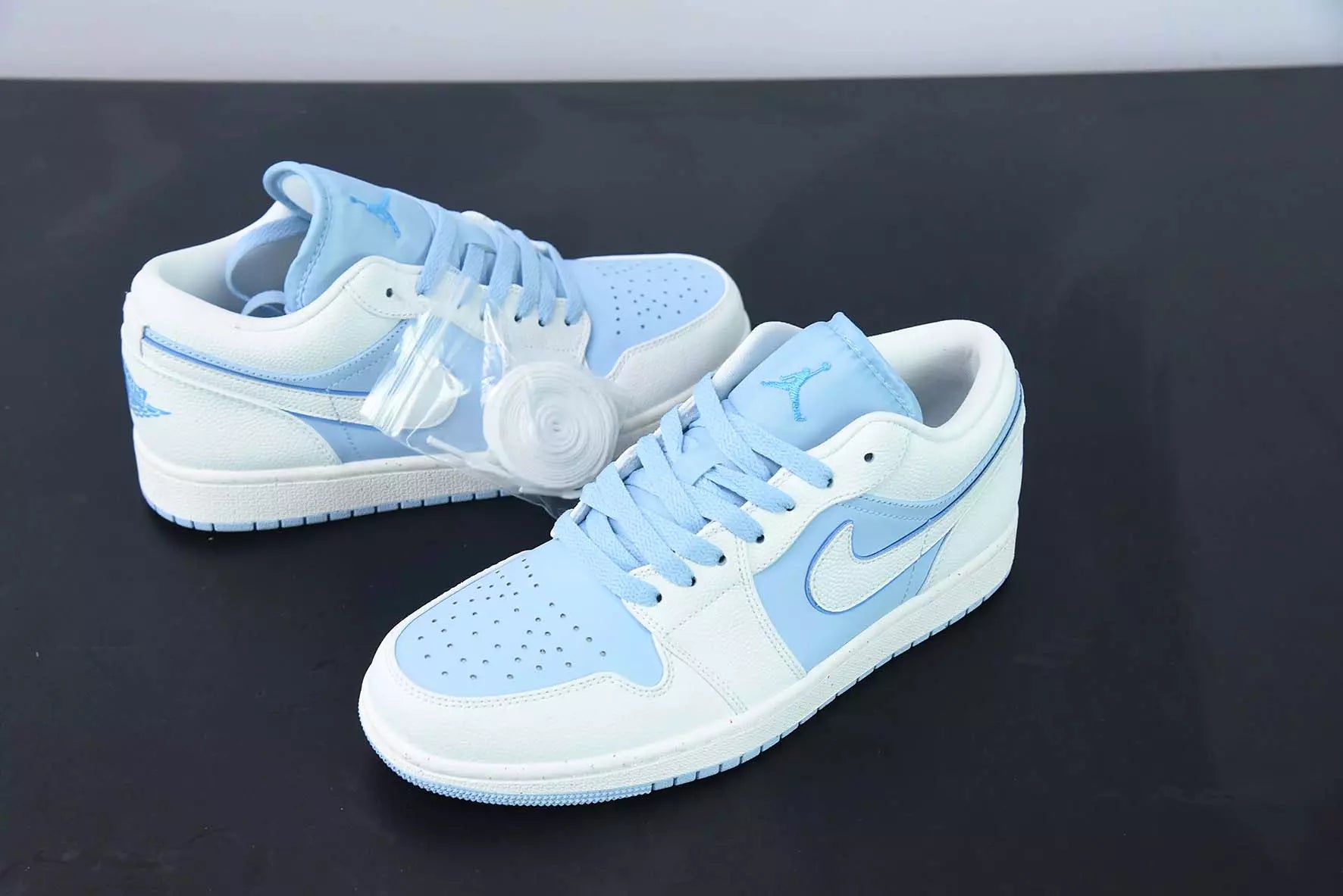 Air Jordan 1 Low Ice Blue