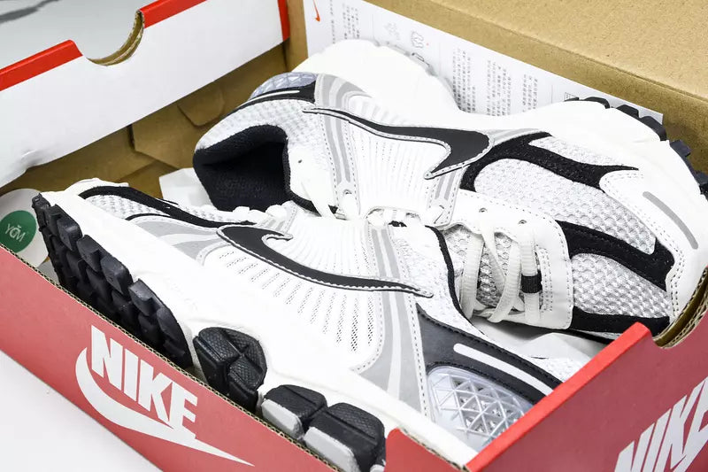 Nike Zoom Vomero 5 Photon Dust Black