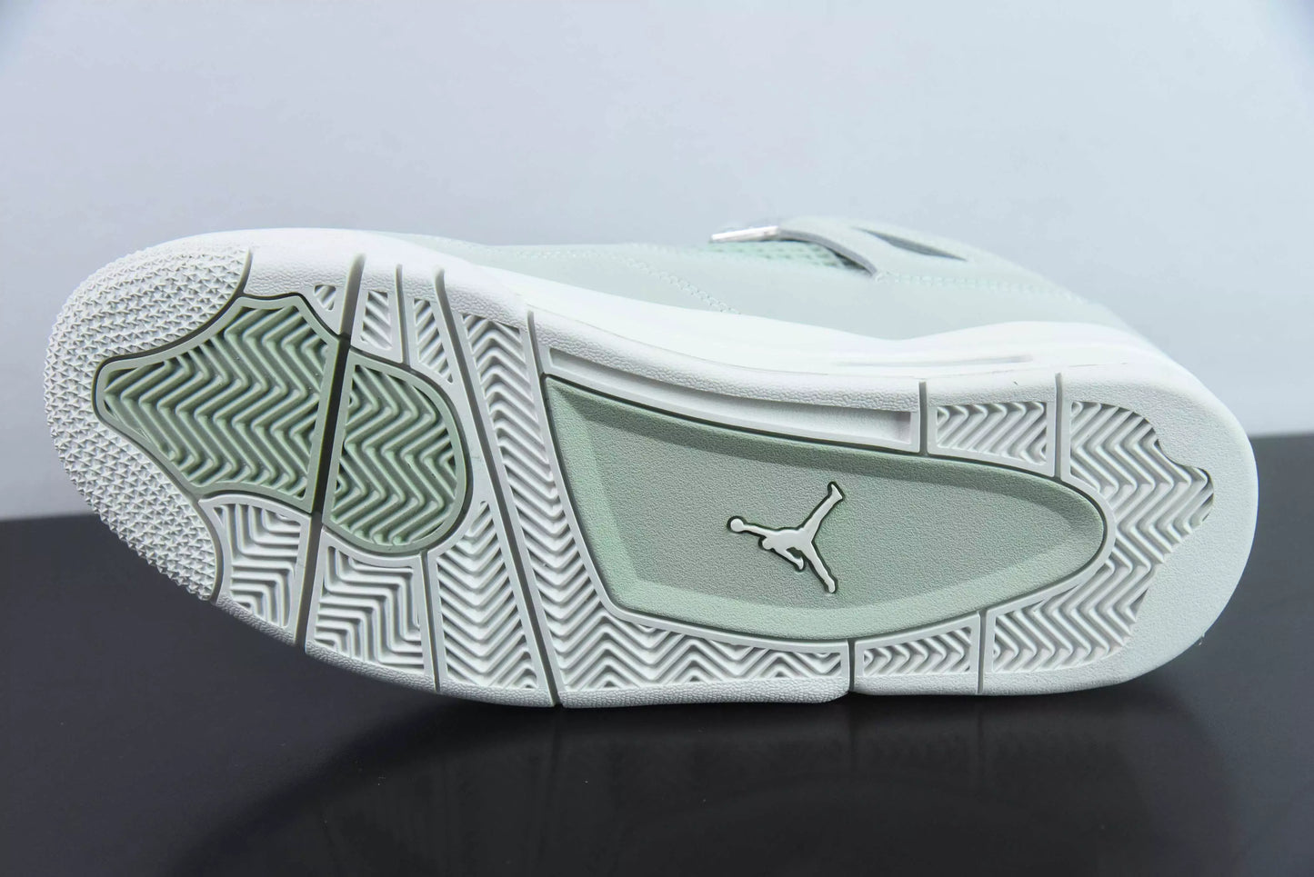 Air Jordan 4 Seafoam Sail