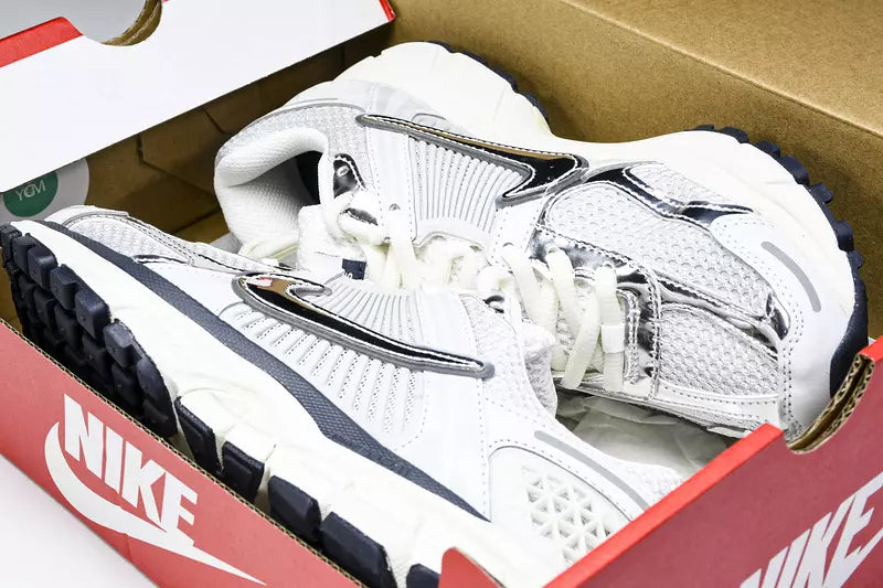 Nike Zoom Vomero 5 "Photon Dust & Metallic Silver"