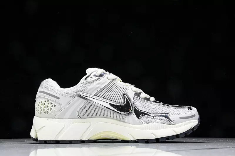 Nike Zoom Vomero 5 "Photon Dust & Metallic Silver"