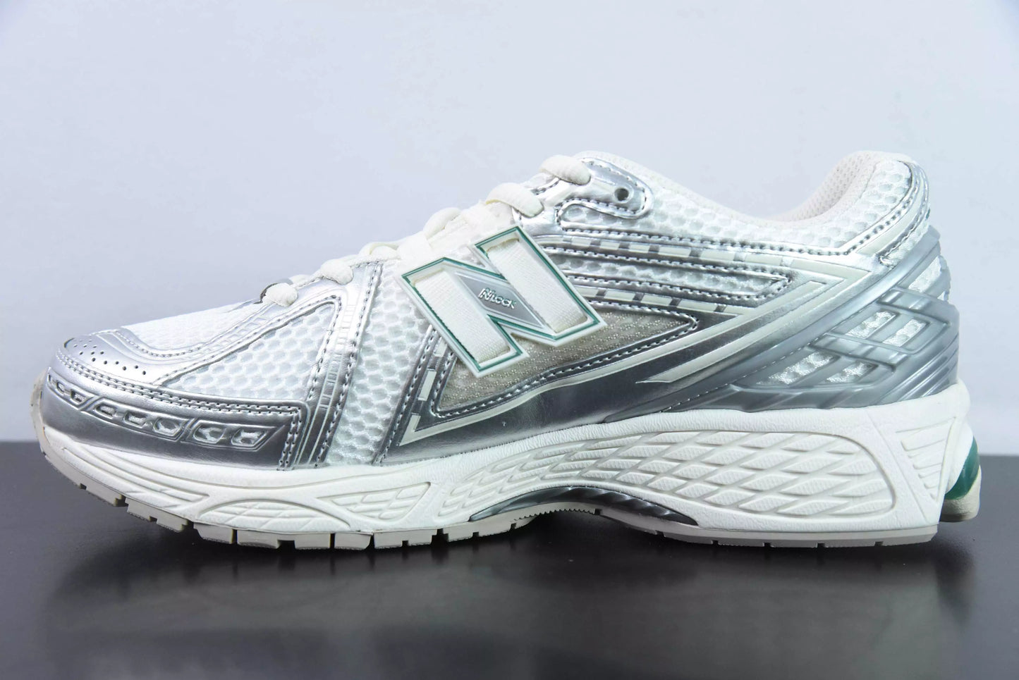 New Balance 1906R Silver Metallic