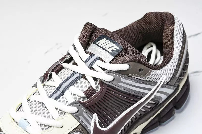 Nike Zoom Vomero 5 Earth & Fossil