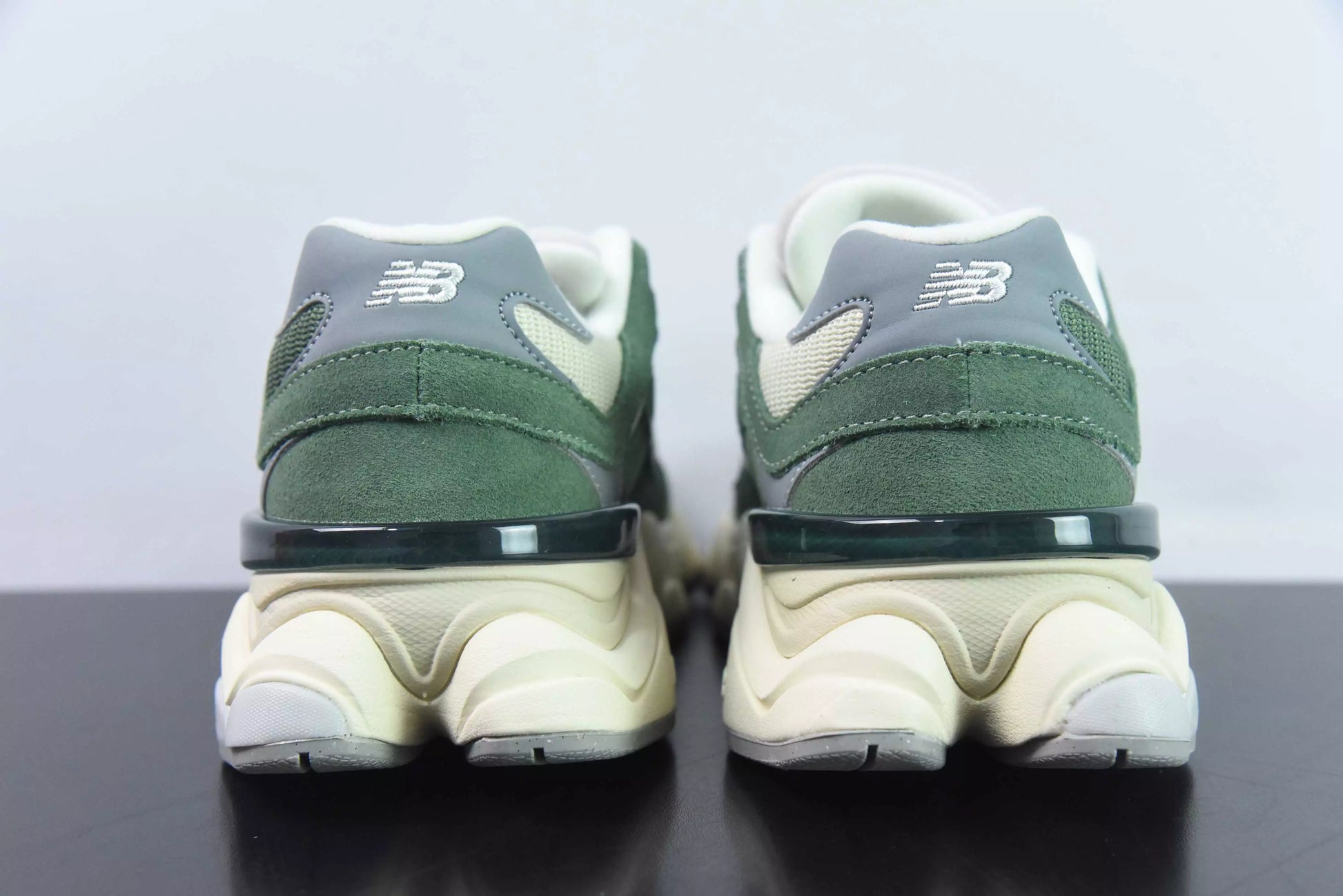 New Balance 9060 Nori