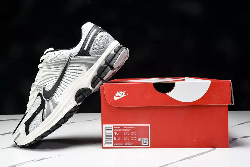 Nike Zoom Vomero 5 Photon Dust Black