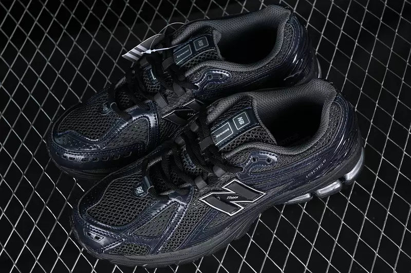 New Balance 1906R Black Metallic Silver