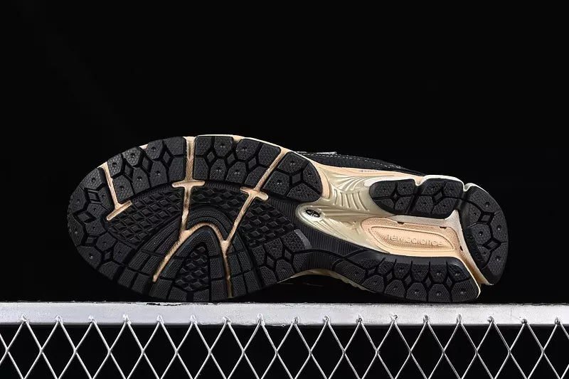 New Balance 1906R Black Taos Taupe