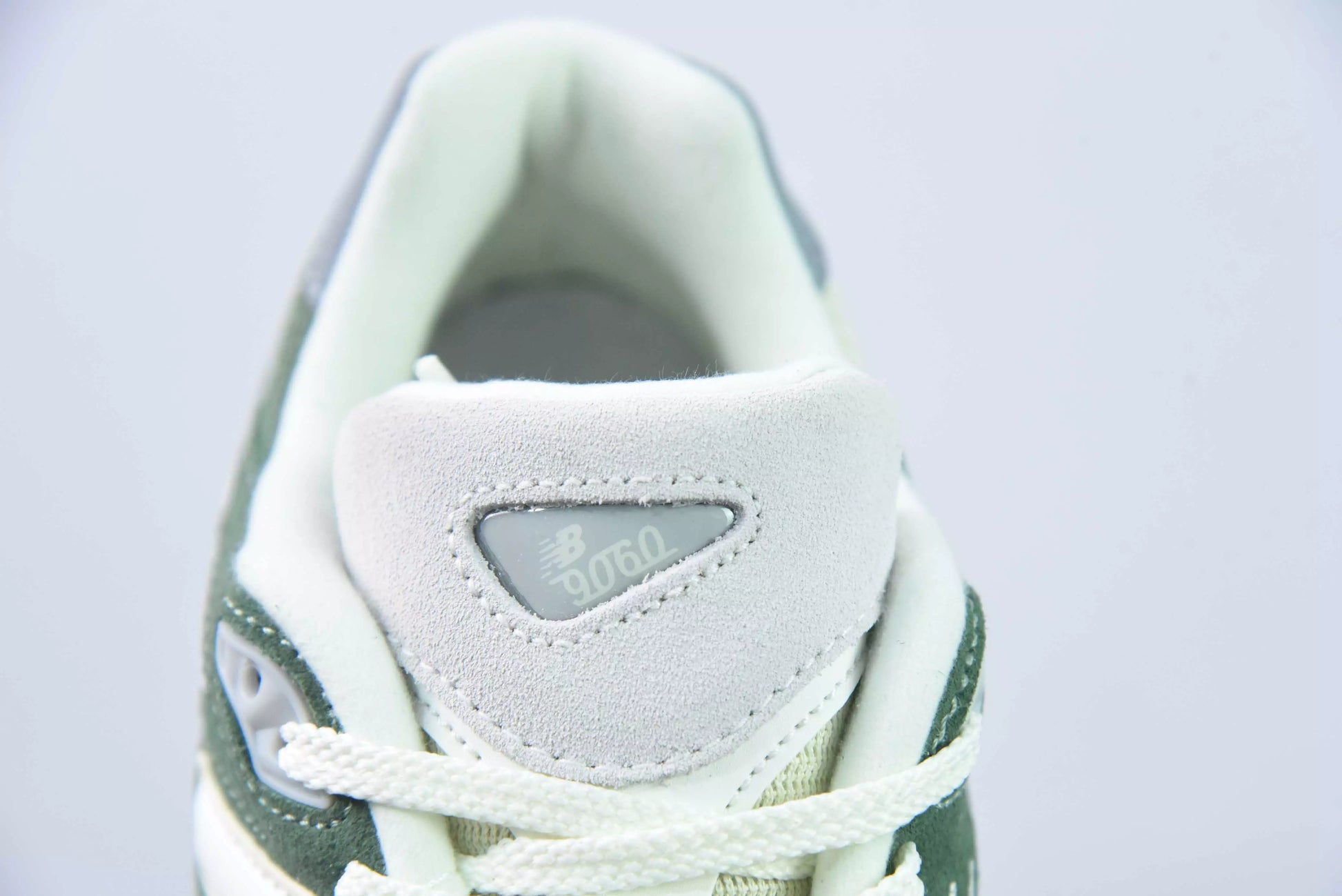 New Balance 9060 Nori