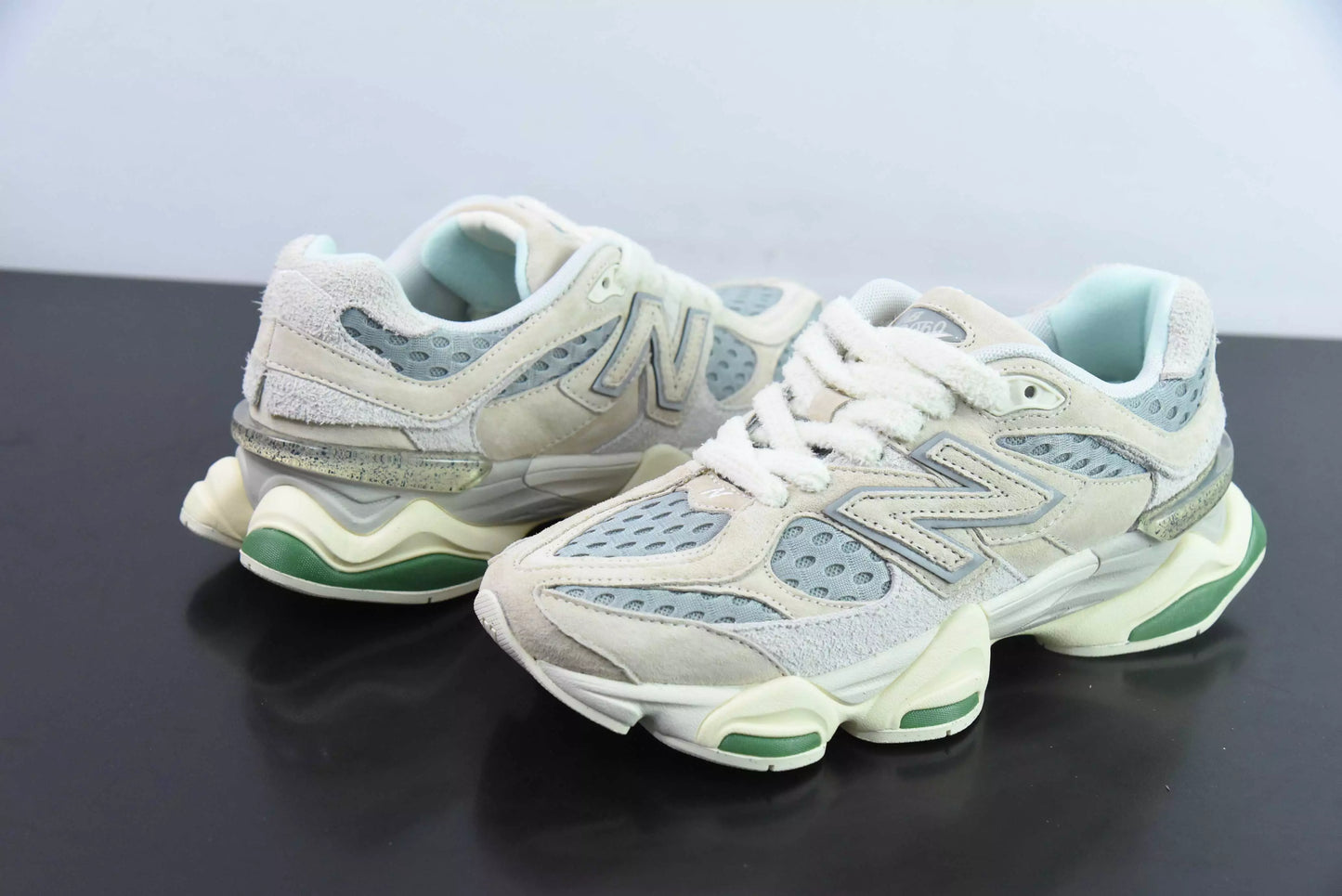New Balance 9060 Bricks & Wood