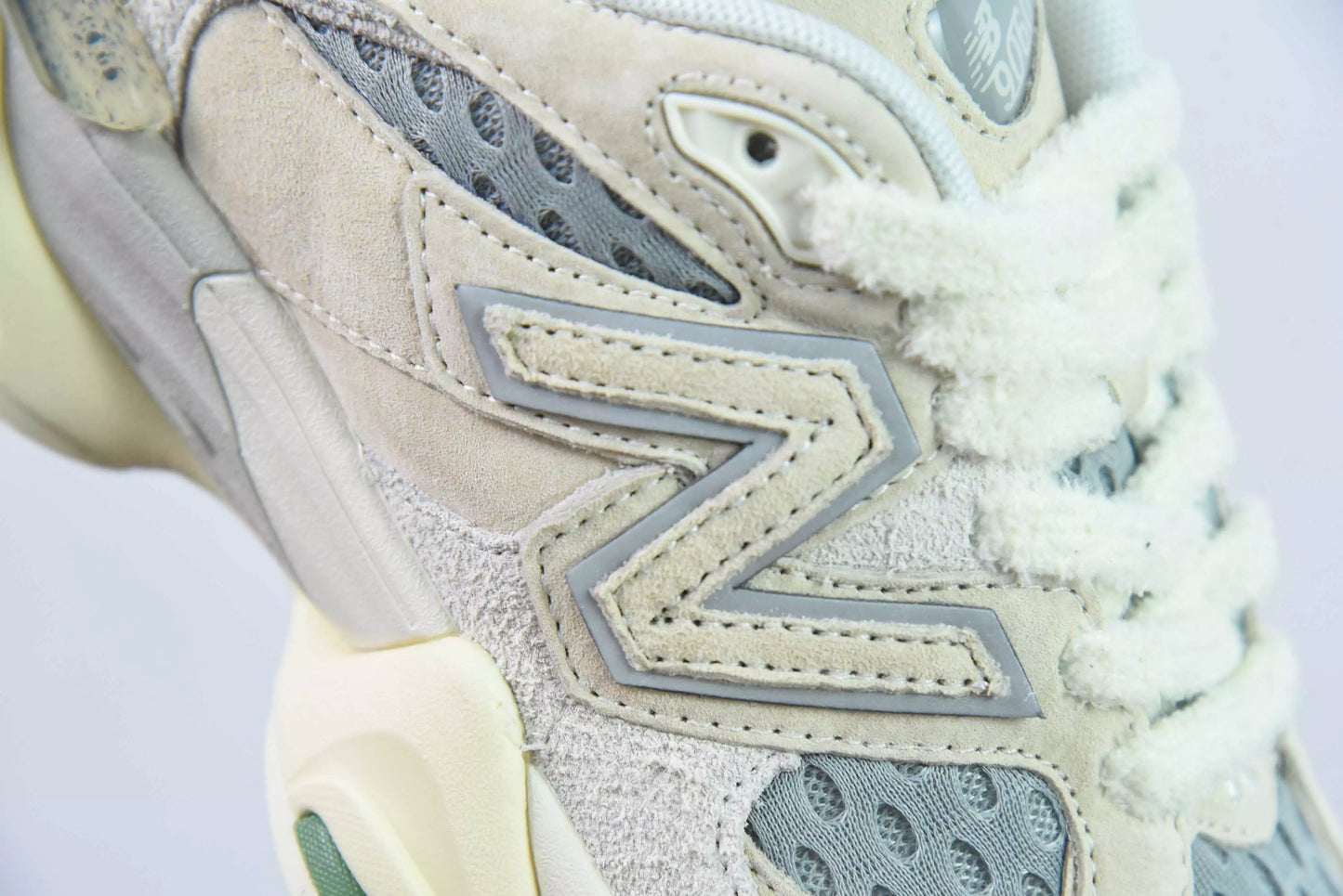 New Balance 9060 Bricks & Wood