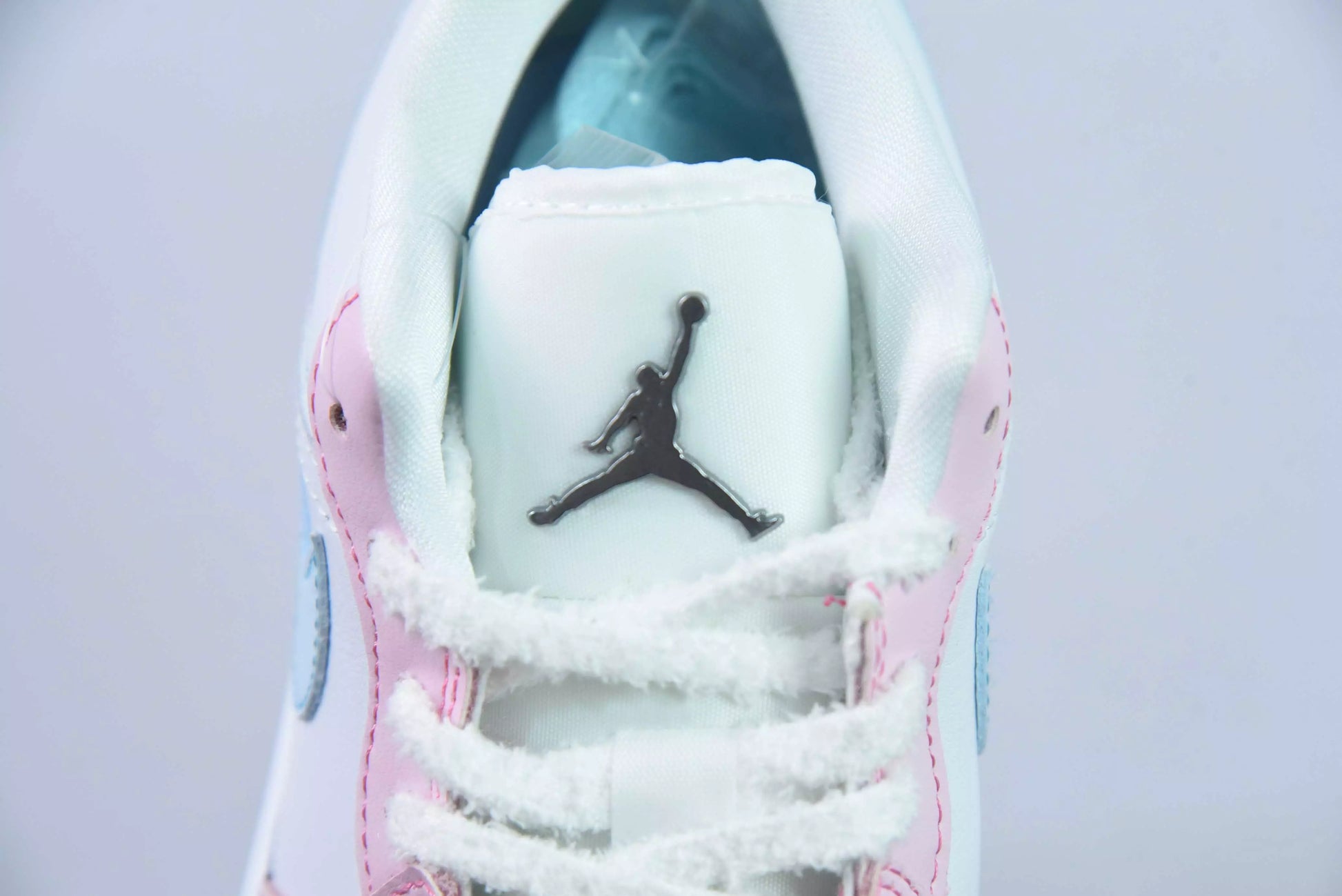 Jordan 1 Low SE Paw Print