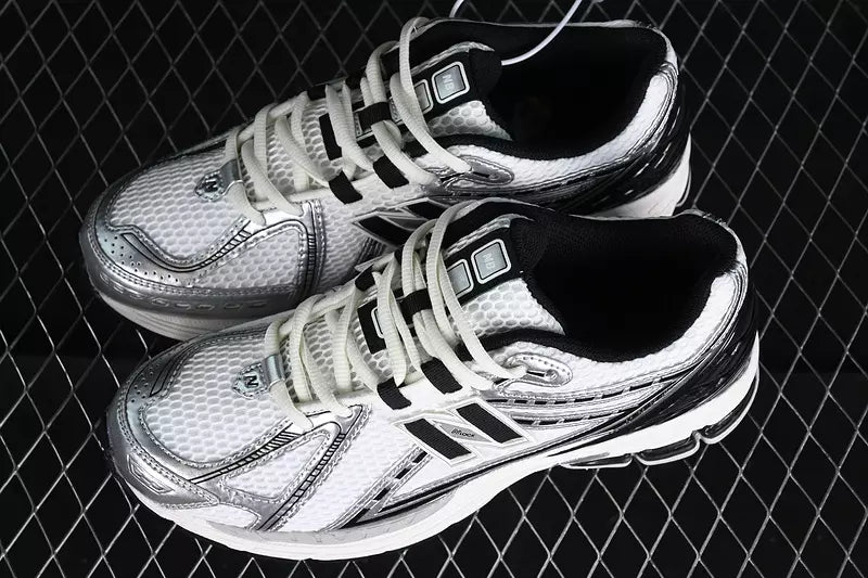 New Balance 1906R Silver Metallic Black