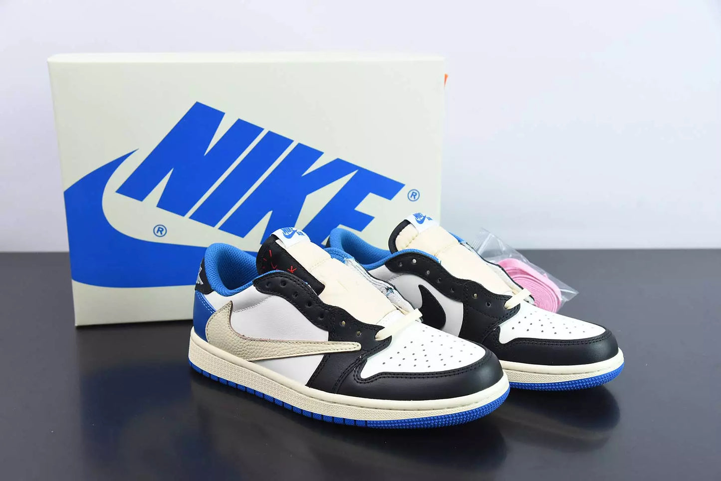 Air Jordan 1 Low x Travis Scott x Fragment