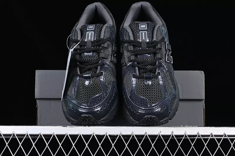 New Balance 1906R Black Metallic Silver