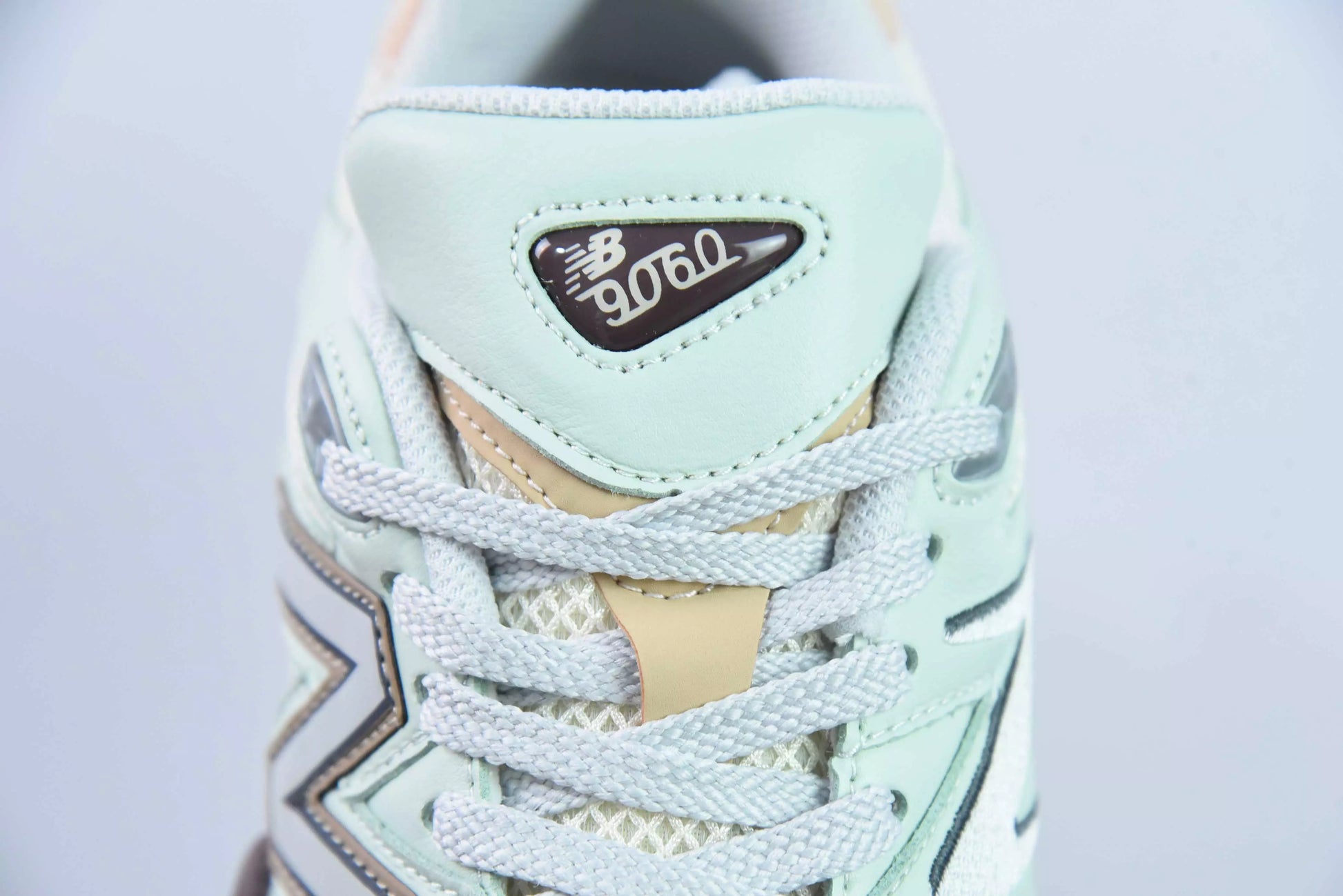 New Balance 9060 Clay Ash