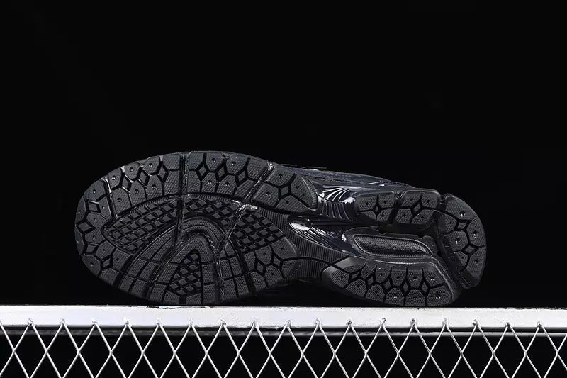 New Balance 1906R Black Metallic Silver