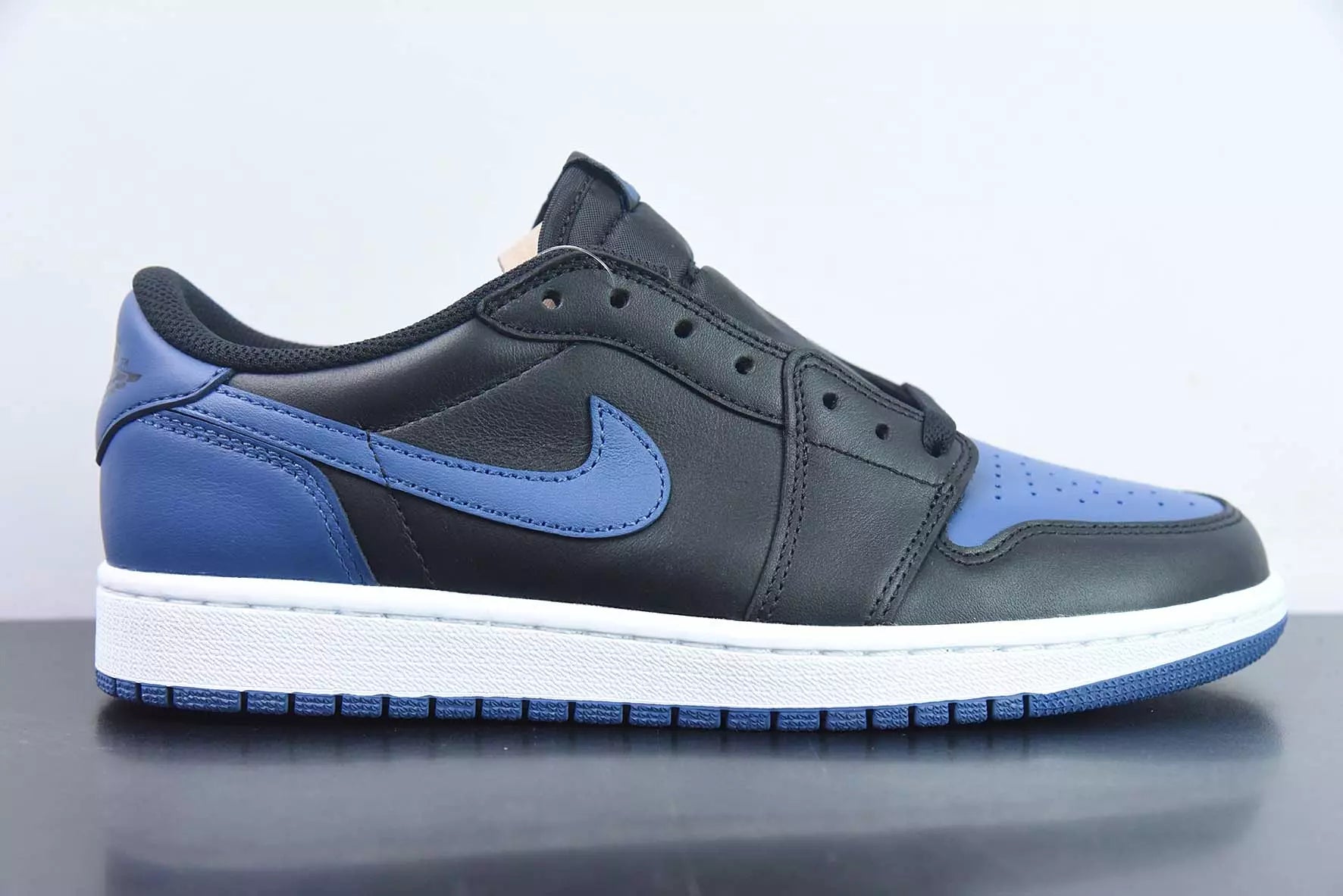 Air Jordan 1 Retro Low OG ‘Mystic Navy’