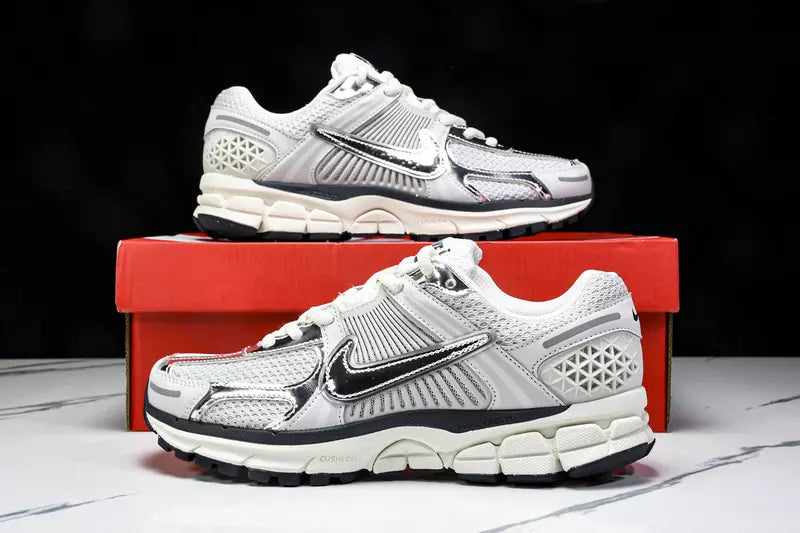 Nike Zoom Vomero 5 "Photon Dust & Metallic Silver"