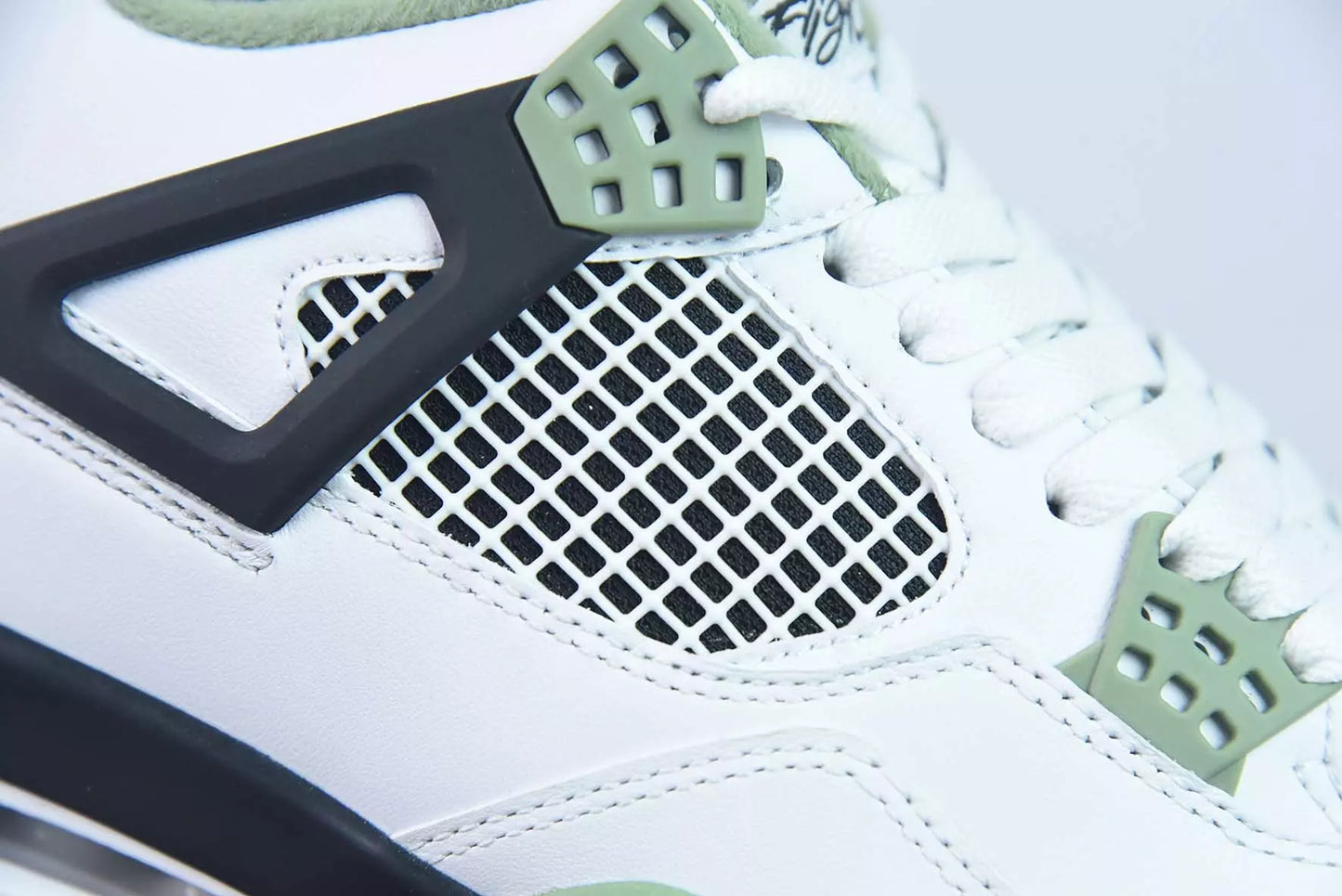 Jordan 4 Retro Seafoam