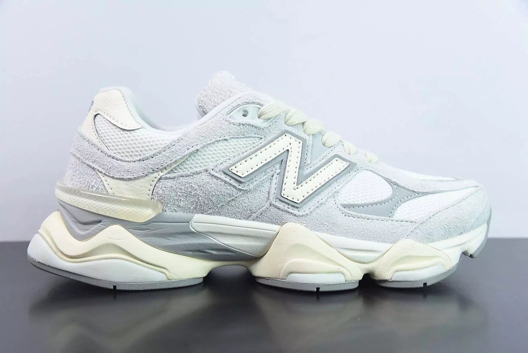 New Balance 9060 Quartz Grey