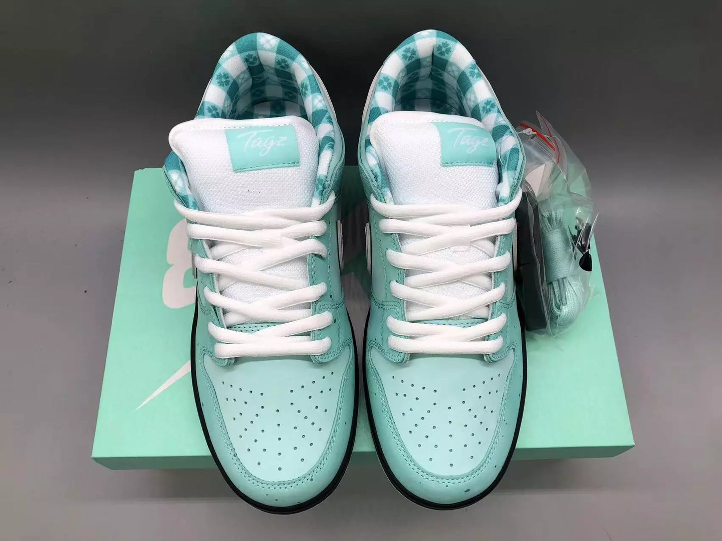 CONCEPTS x Nike Dunk SB Low Tiffany Lobster