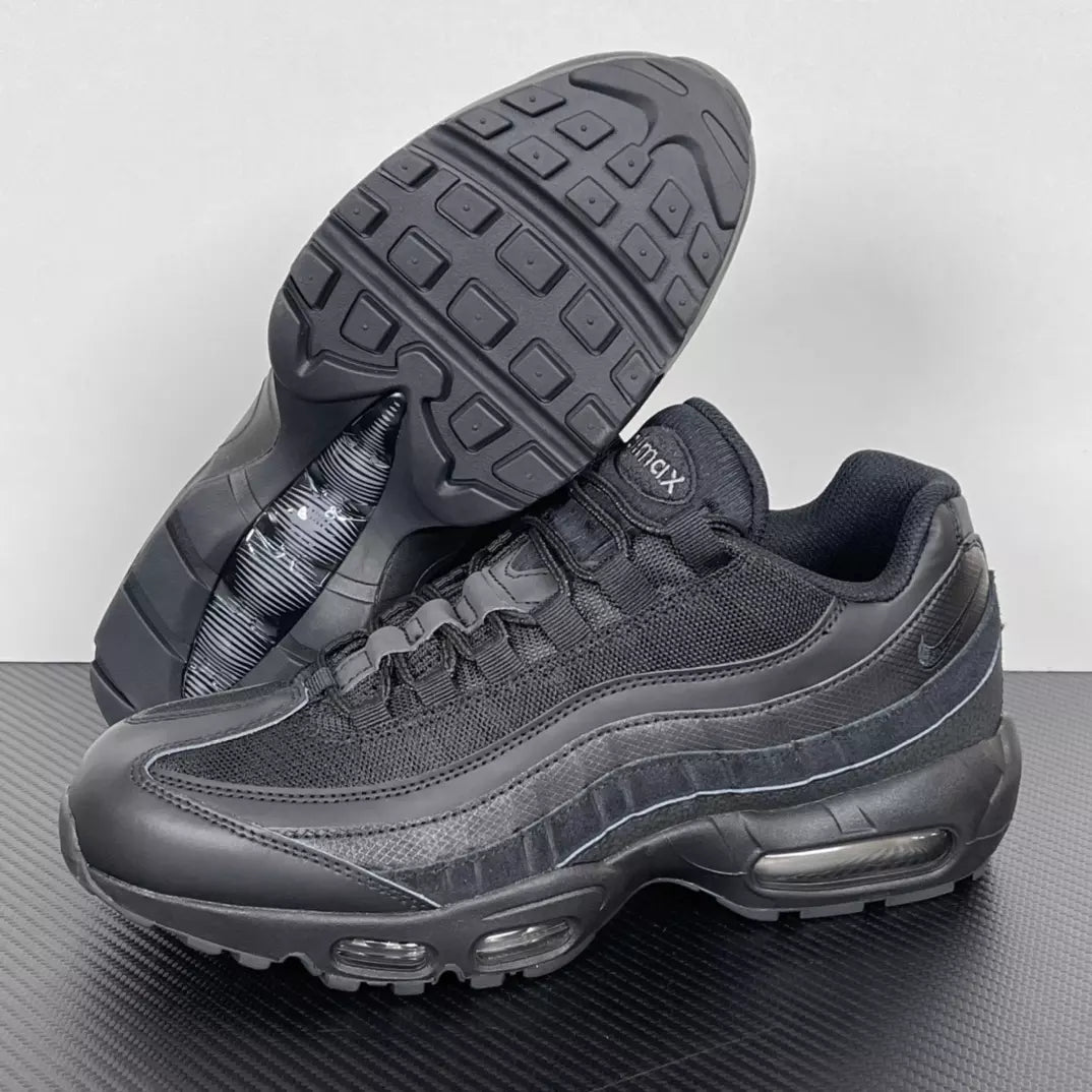 Nike Air Max 95 Essential Triple Black
