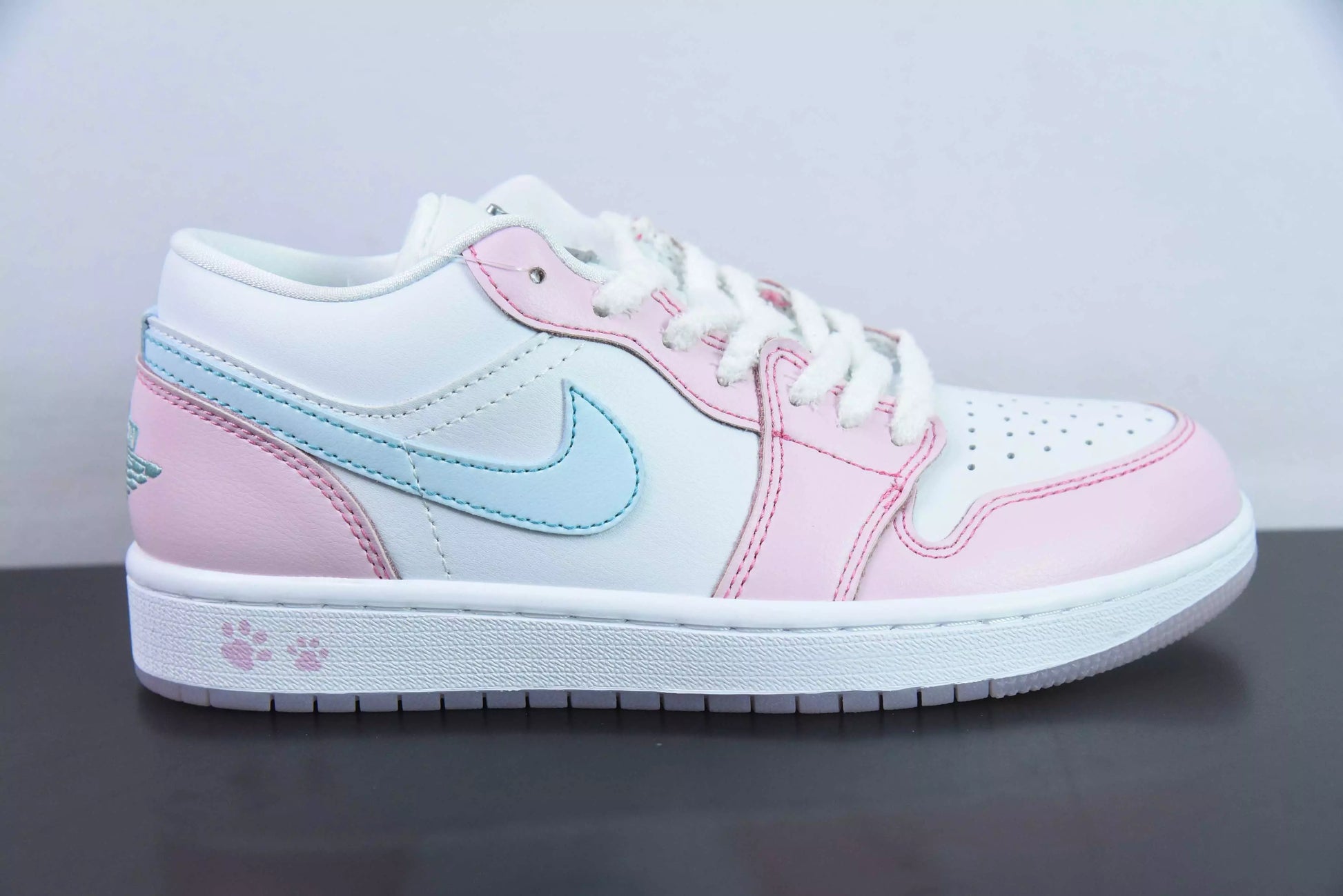 Jordan 1 Low SE Paw Print