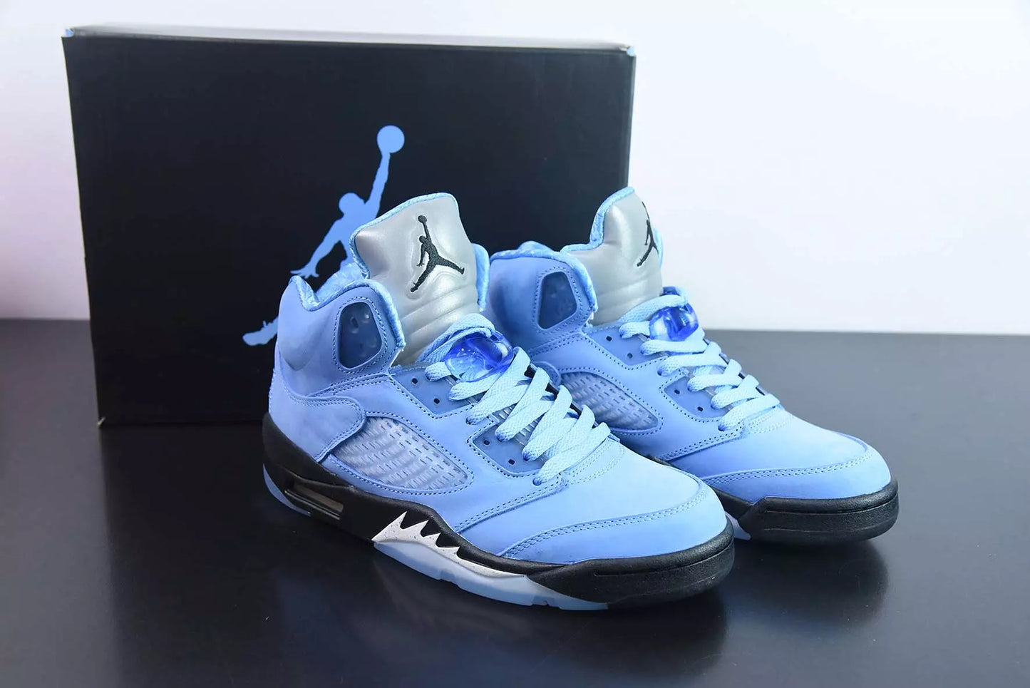 Jordan 5 Retro University Blue