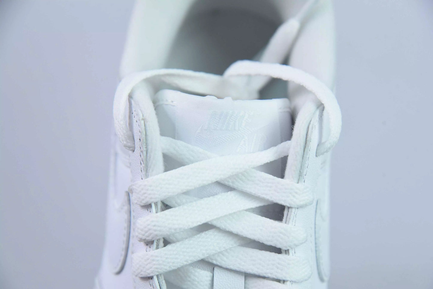 Nike Air Force 1 Low Supreme White