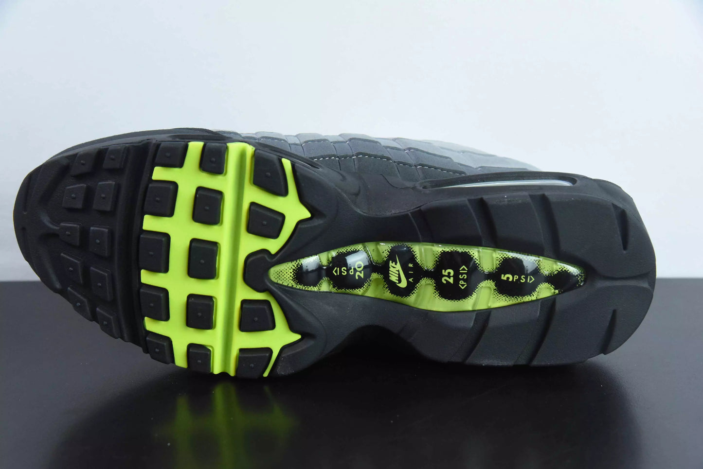 Nike Air Max 95 OG Neon