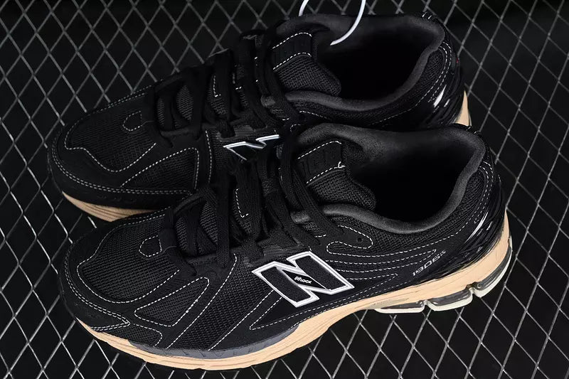 New Balance 1906R Black Taos Taupe