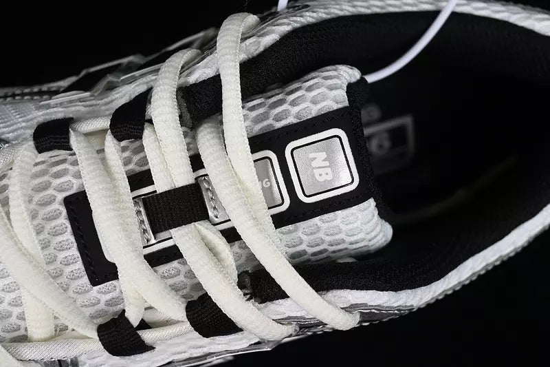 New Balance 1906R Silver Metallic Black