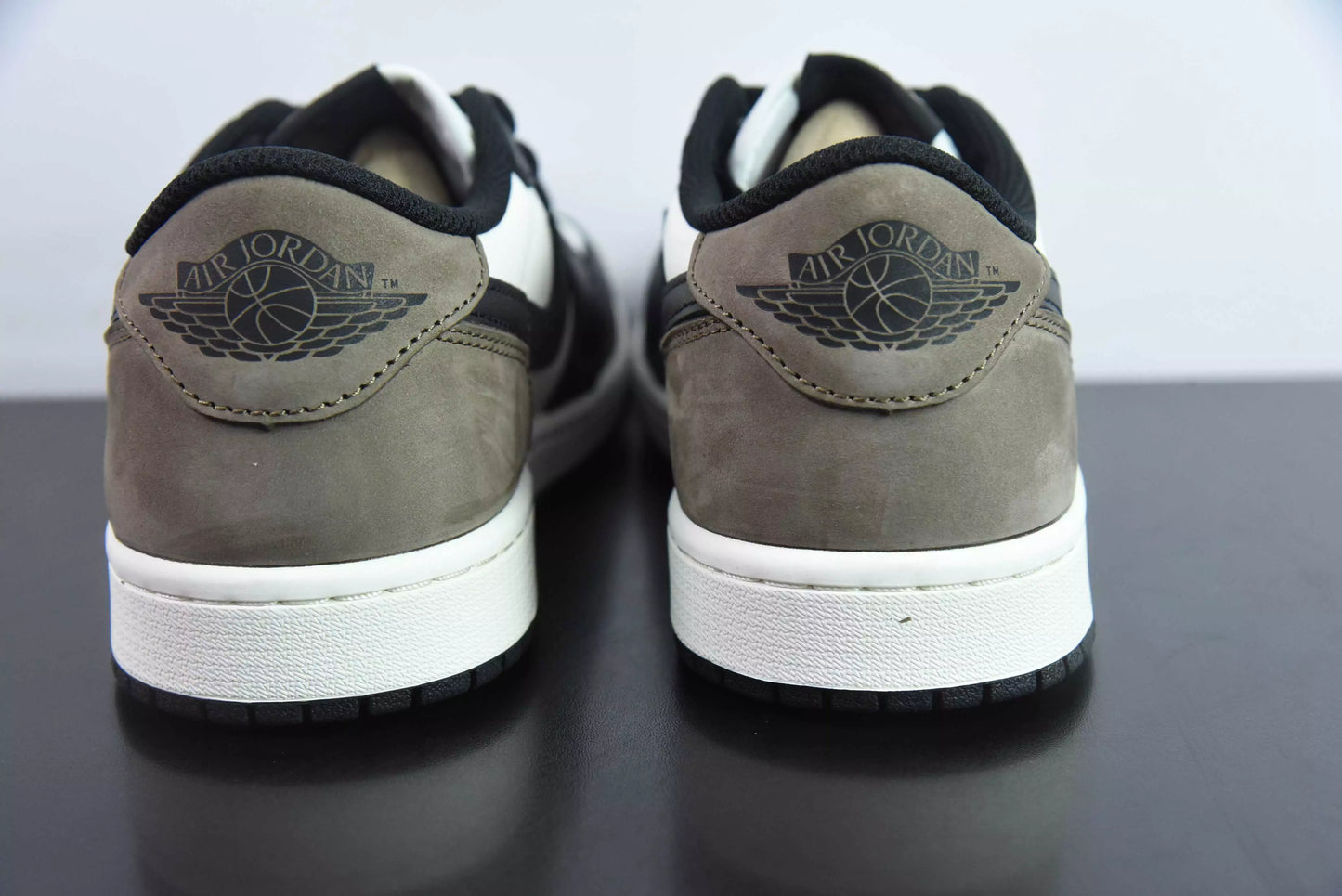 Jordan 1 Low OG Mocha