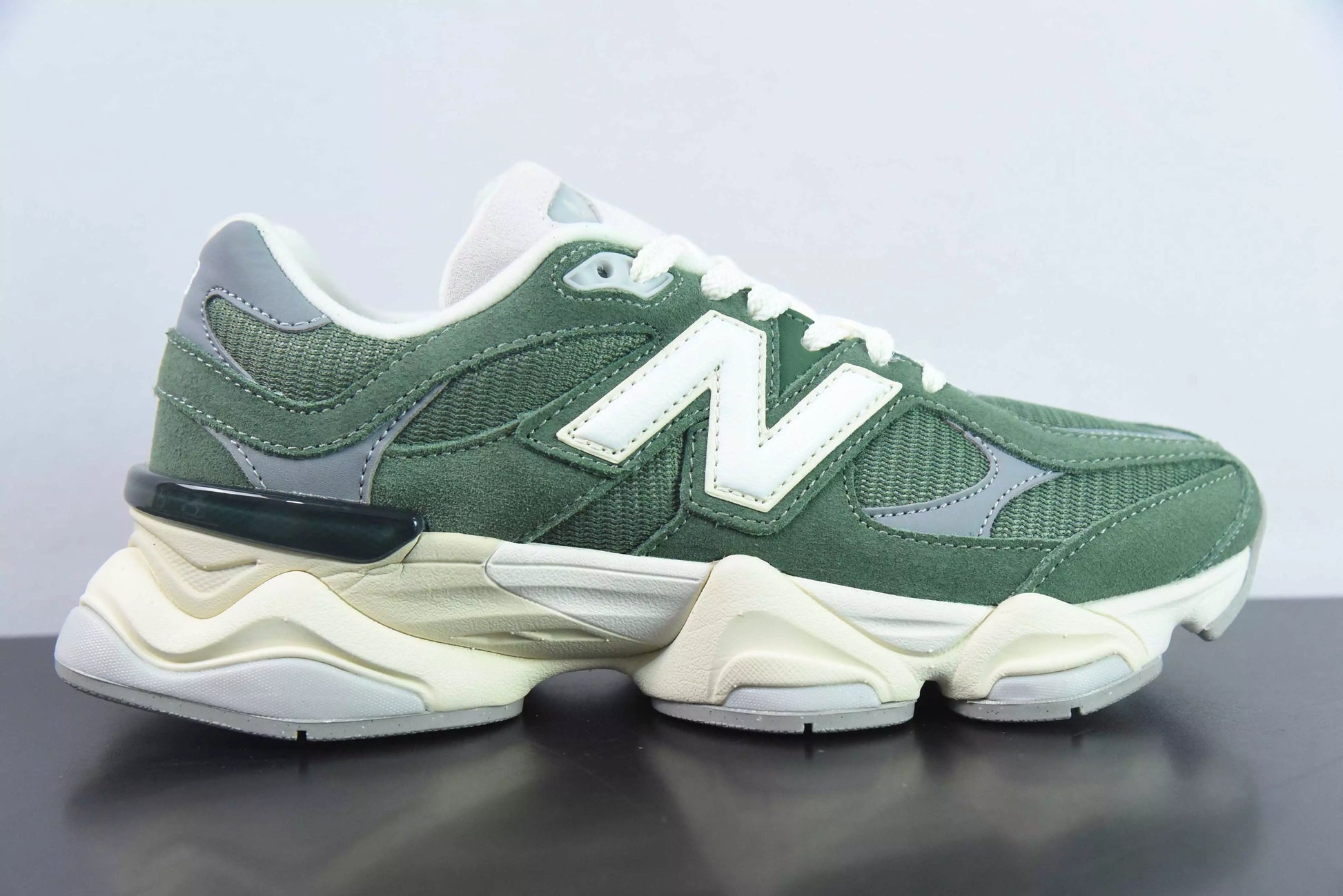 New Balance 9060 Nori