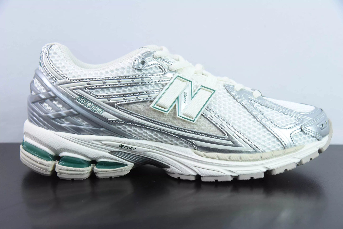 New Balance 1906R Silver Metallic