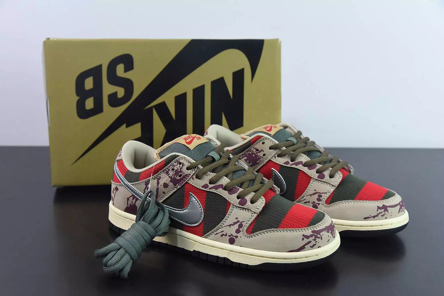 Nike Dunk Low Freddy Krueger
