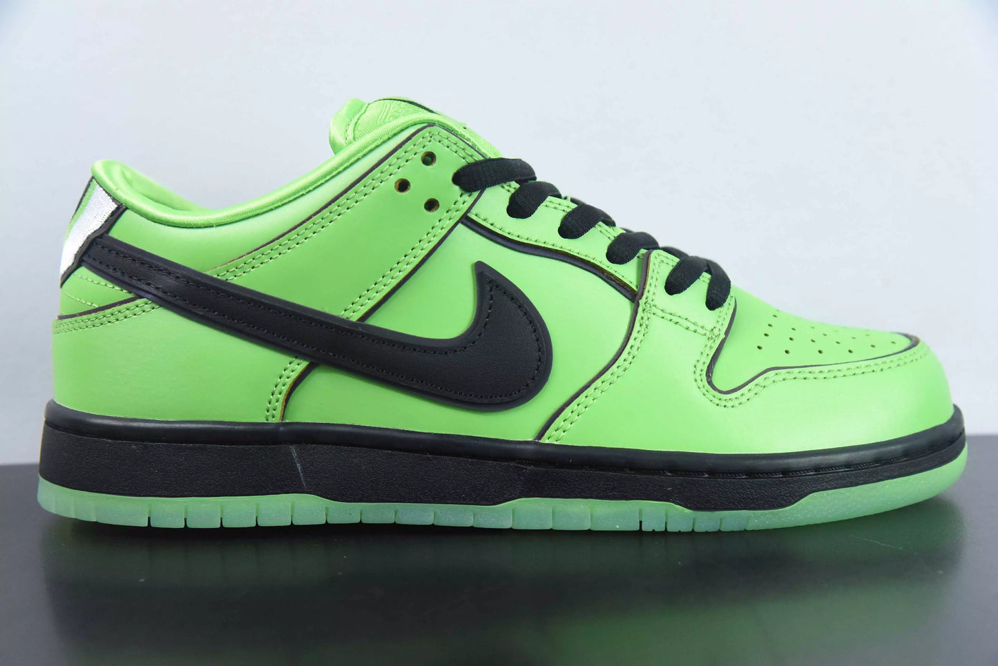 Nike SB Dunk Low The Powerpuff Girls Buttercup