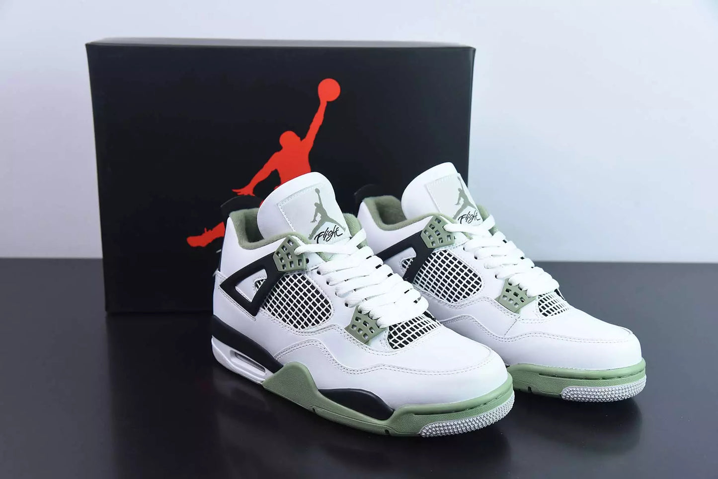 Jordan 4 Retro Seafoam
