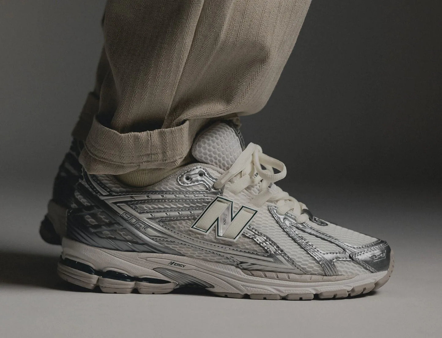 New Balance 1906R Silver Metallic