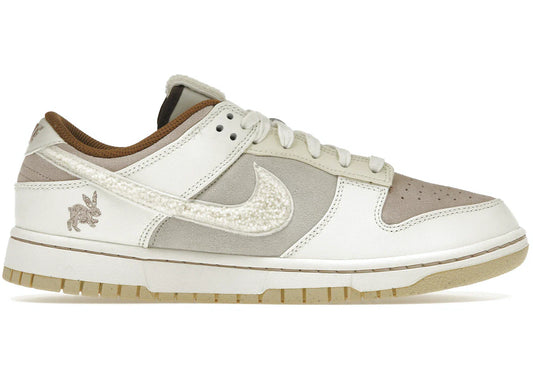 Nike Dunk Low Retro PRM Year of the Rabbit Fossil Stone Sendo Capa do Produto