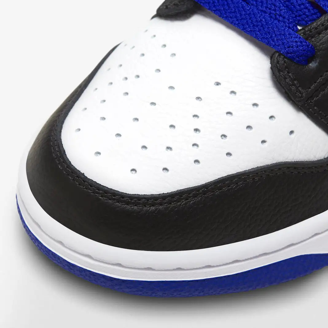 Tenis Azul Nike Dunk Low White Black Game Royal Detalhes do Couro Frontal