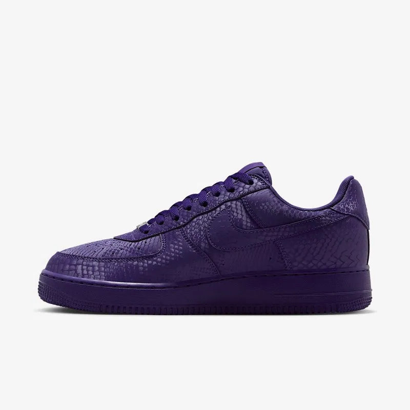 Tênis Roxo Nike Air Force 1 Low Kobe Bryant Court Purple Parte Lateral Esquerda