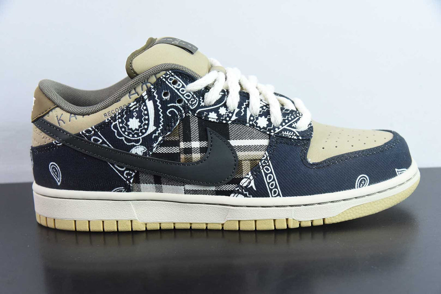 Nike SB Dunk Low Travis Scott