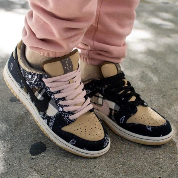 Nike SB Dunk Low Travis Scott