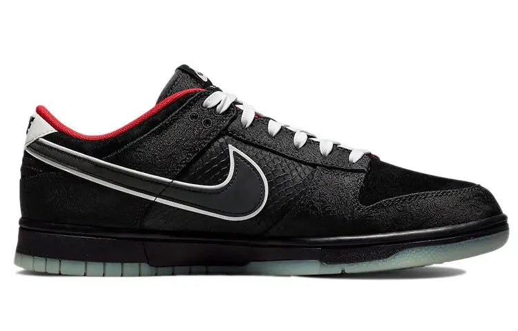 Tênis Preto Nike Dunk LPL League of Legends Parte Lateral Externa