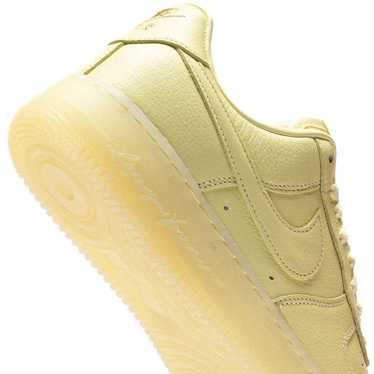 Tênis Amarelo Nike Air Force 1 Low x Drake Nocta Citron Tint Parte Traseira Escrita Love You Forever