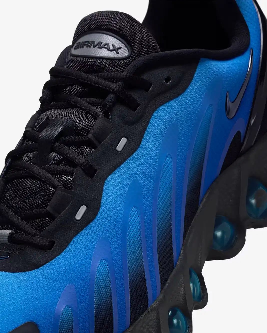 Tênis Azul com Preto Nike Air Max Dn8 Hyper Royal Parte Frontal em Detalhes
